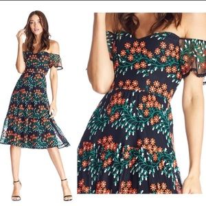 DRESS THE POPULATION Off Shoulder Ruffle Tier Floral Embroidery Mesh Midi Gown S